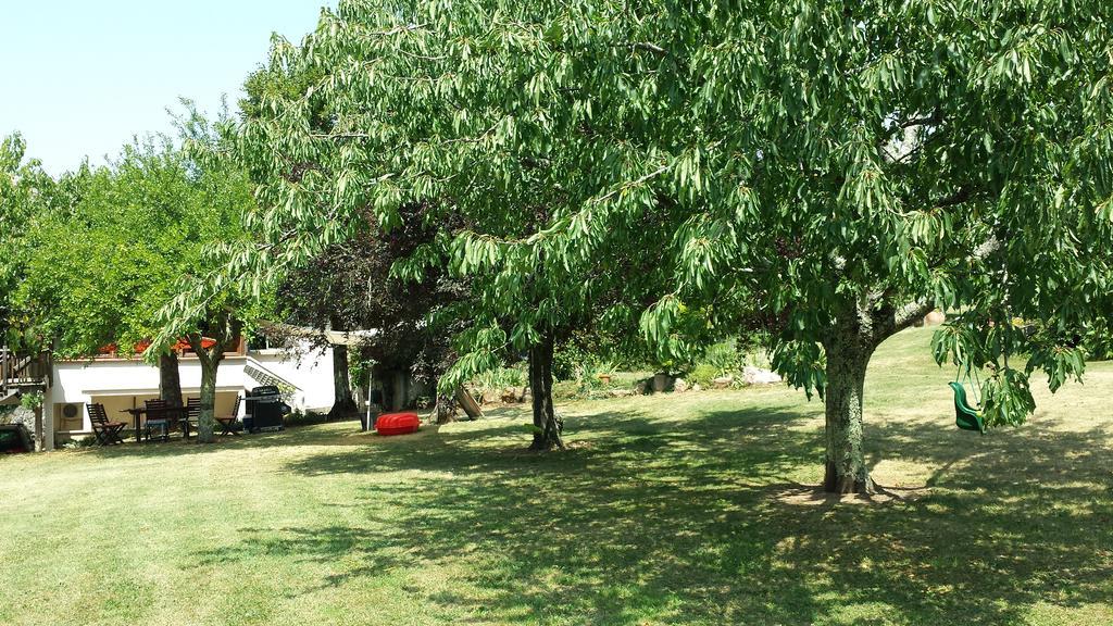 Gites Oasis Du Lot Payrac Exterior photo